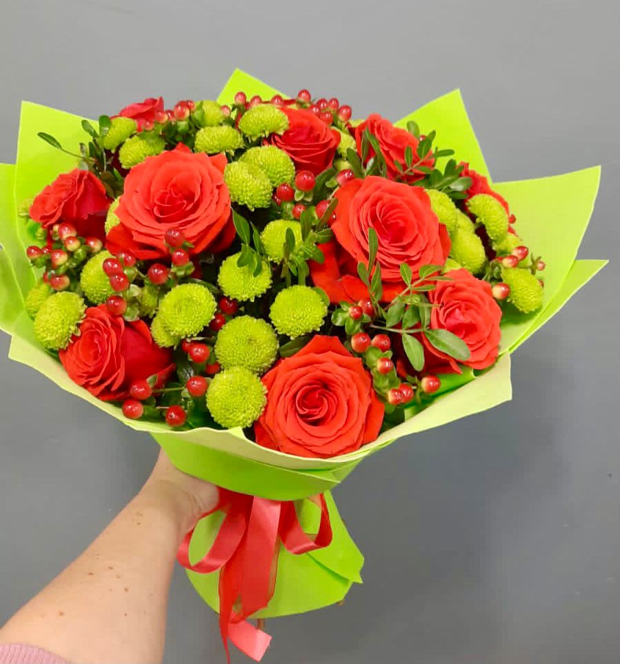 Букет цветов из: Хризантемы и Розы в Югорске