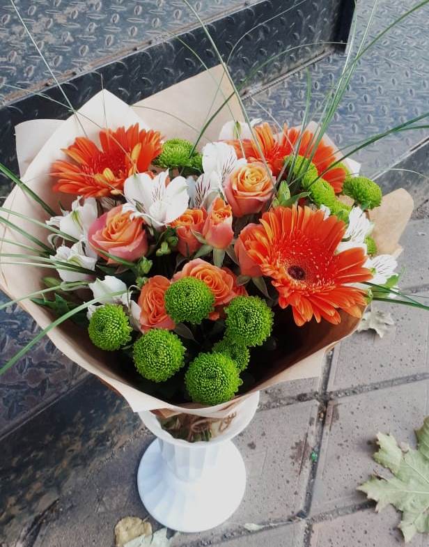 Букет цветов из: Герберы, Хризантемы, Альстромерии и Розы в Югорске