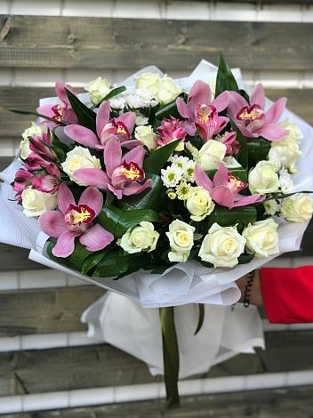 Букет цветов из: Розы и Хризантемы в Югорске