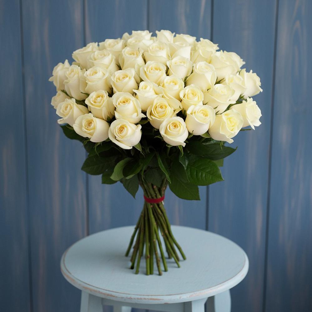 Букет 51 Белая роза Эдлесс Лав в Югорске