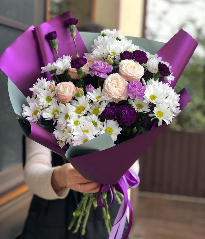 Букет цветов из: Хризантемы, Гвоздики и Розы в Югорске