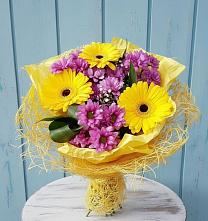 Букет цветов из:  Хризантемы и Герберы в Югорске