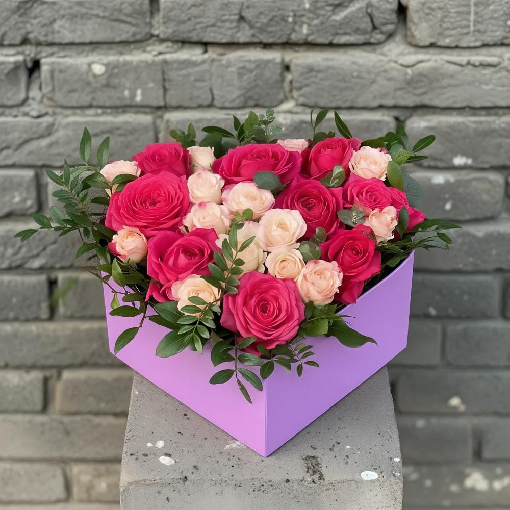 Цветочная композиция из Розы в коробке в Югорске