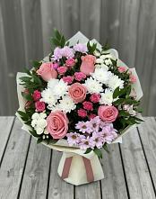 Букет цветов из:  Альстромерии, Гвоздики, Розы и Хризантемы в Югорске