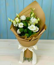 Букет цветов из:  Хризантемы и Лизиантусы в Югорске