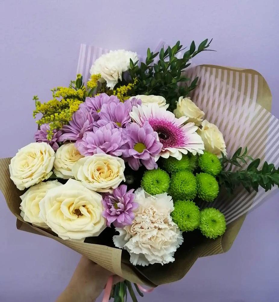 Букет цветов из: Хризантемы, Розы, Гвоздики и Герберы в Югорске