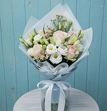 Букет цветов из:  Розы и Лизиантусы в Югорске