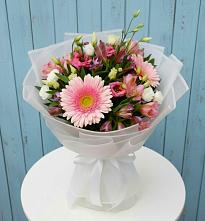 Букет цветов из:  Герберы, Альстромерии и Лизиантусы в Югорске