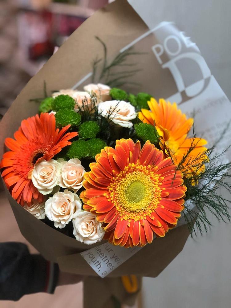 Букет цветов из: Герберы, Хризантемы и Розы в Югорске