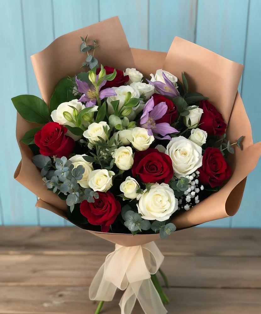 Букет цветов из: Розы и Альстромерии в Югорске