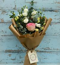 Букет цветов из:  Розы и Лизиантусы в Югорске
