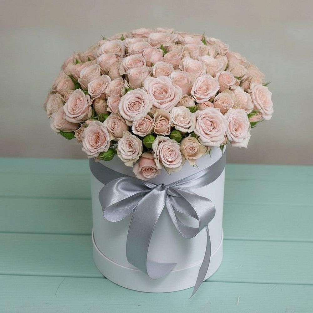 Цветочная композиция из Розы в шляпной коробке в Югорске