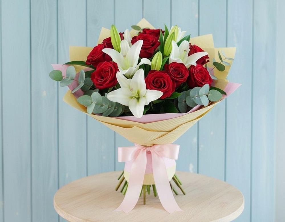 Букет цветов из: Лилии и Розы в Югорске